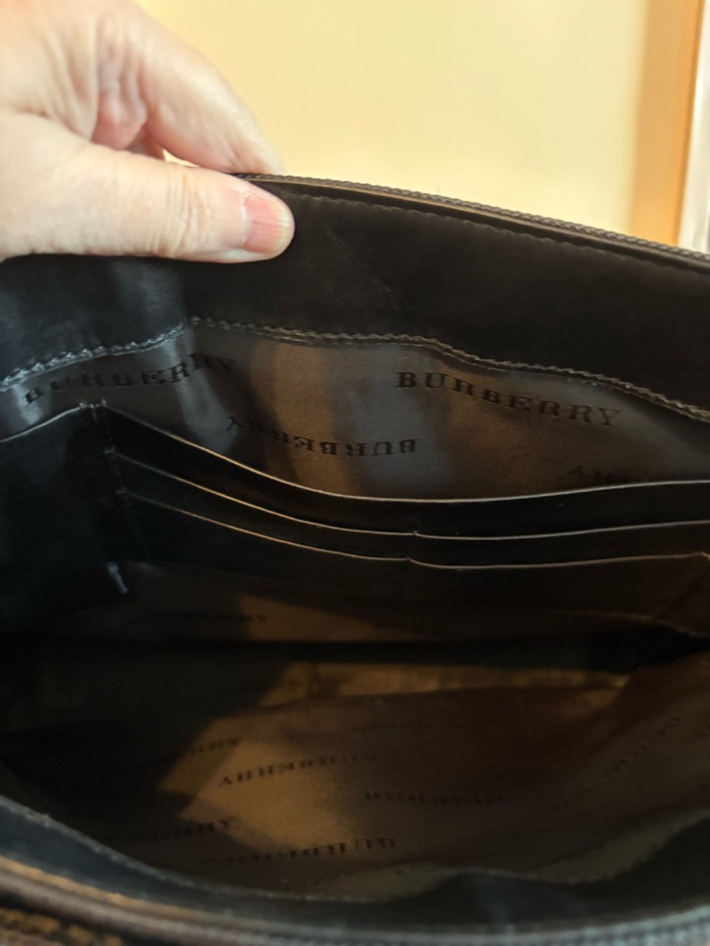 Burberry Black Nylon & Leather Messenger Bag Iconic Check Detail Very Good Cond - Picture 5 of 10